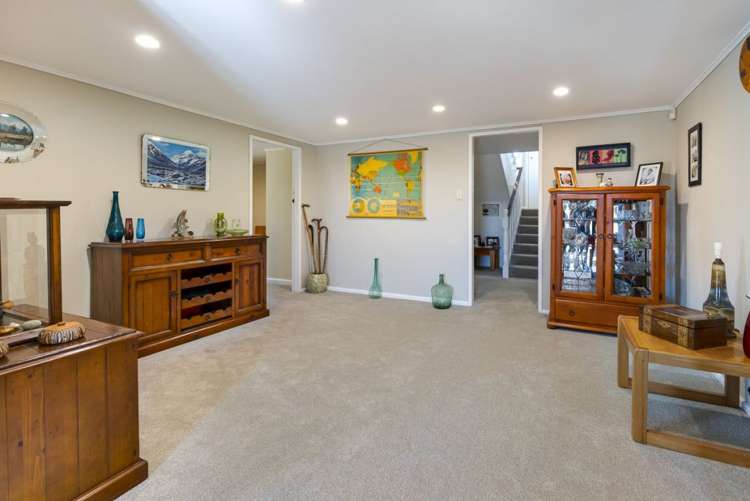 8 Newall Avenue Stoke_16