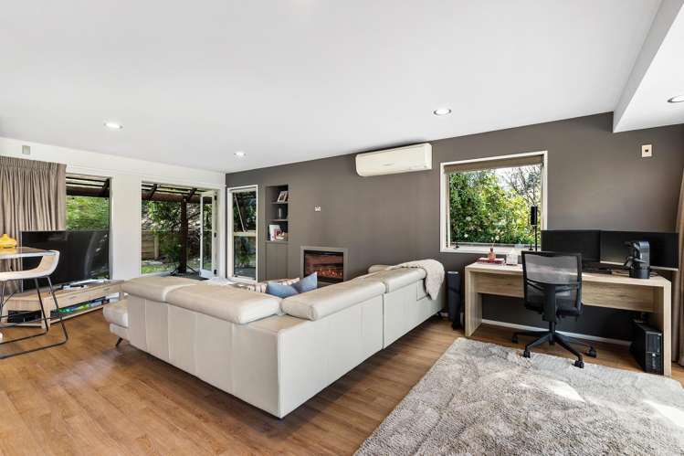 1 Arawata Terrace Fernhill/Sunshine Bay_16