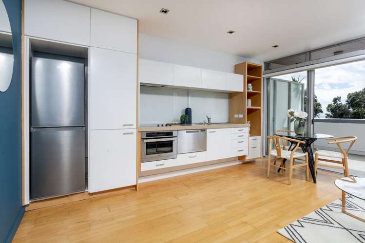 4/6 Beach Front Lane Browns Bay_9