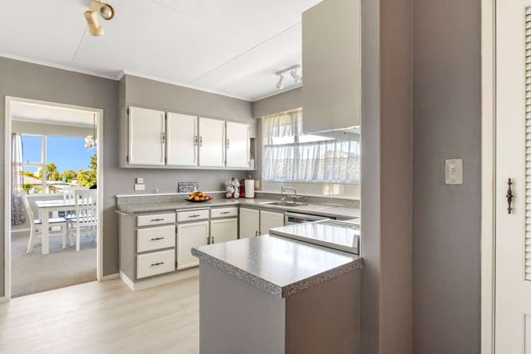 12 Banks Street Tolaga Bay_15