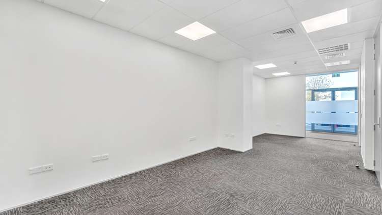 92 Russley Road Russley_3