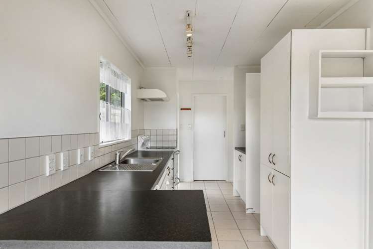 2/8 Helena Street Massey_19