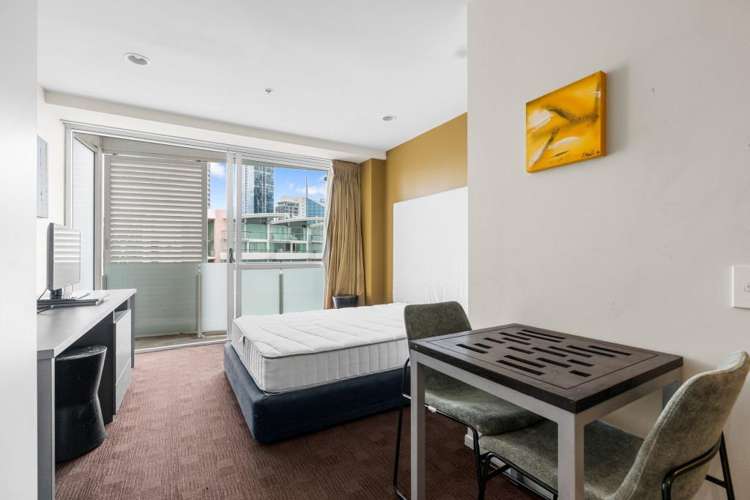 2204/10 Waterloo Quadrant 10015_4