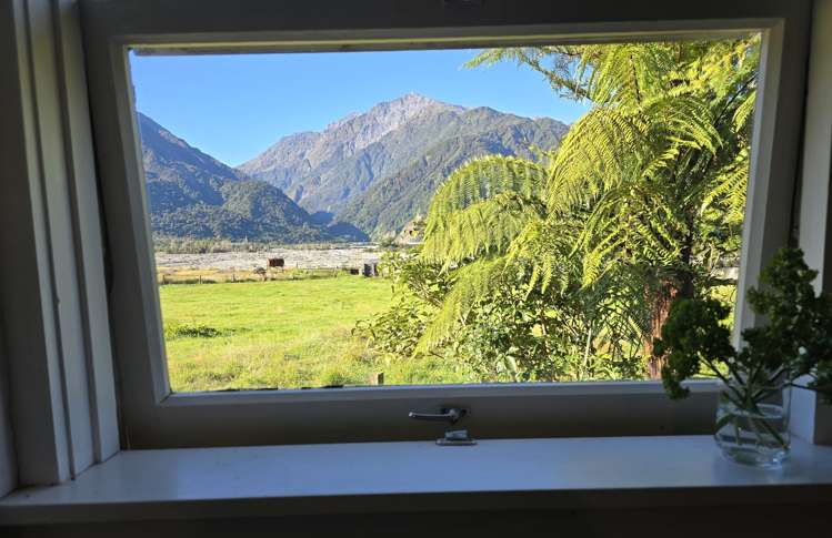 438 Poerua Valley Road Harihari_10