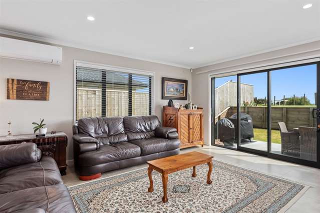 8 Karearea Drive Coastlands_2