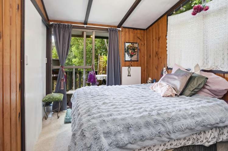3 Lucy Road Waiomu_13