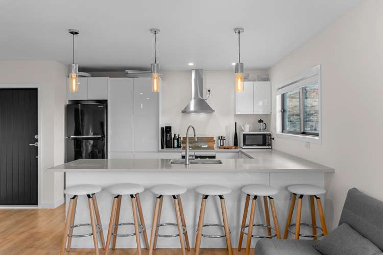 15 Blue Moon Rise Langs Beach_8