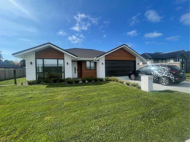 Spacious and Stylish Family Home in Sought-After Witherlea School Zone