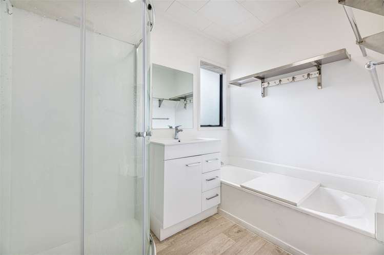 213 Mahia Road Wattle Downs_12