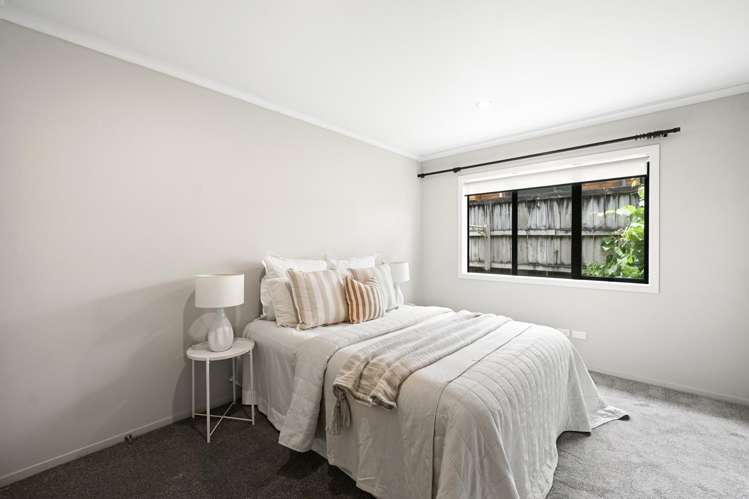 10 Farleigh Close Huntington_19