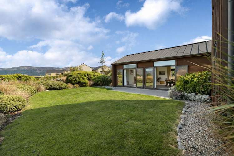 1 Brett Lane Jacks Point_41