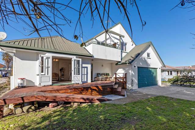 Flexible family living + pool