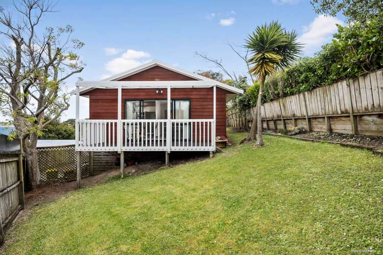 2/13 Witheford Drive Bayview_14