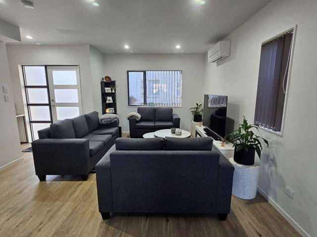 12 Eileen Newey Place 11401_2
