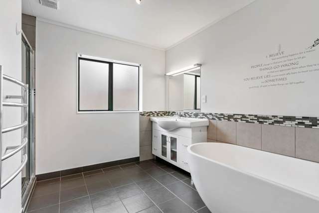 6 Skybird Place Glen Eden_3