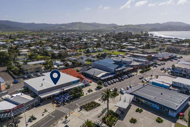 Thriving licensed cafe on main street Whitianga