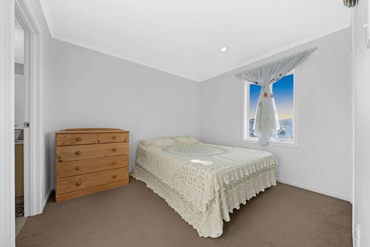 12 Panakenake Way Flat Bush_8