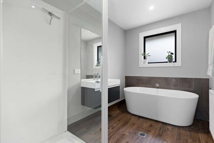 11 Sandford Terrace Lower Shotover_14