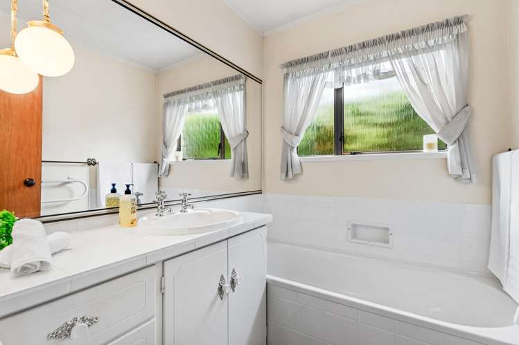 11a Oates Road Glen Eden_13