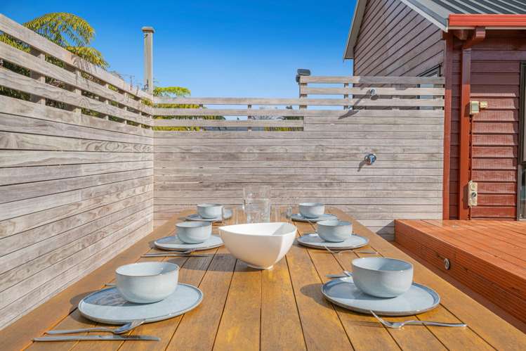 1/117 Sunset Road Totara Vale_3