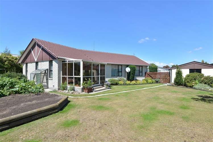 39 Gibson Drive Hornby_1