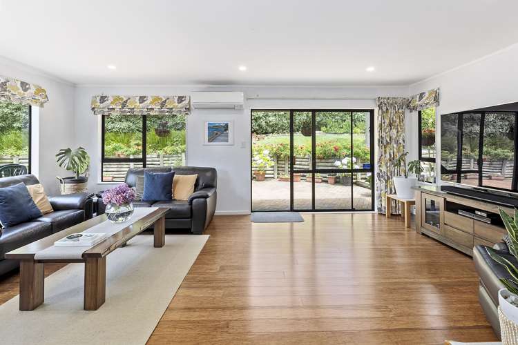 23 Duval Grove Tawa_8