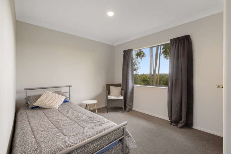 5 Greenstone Way Hairini_10