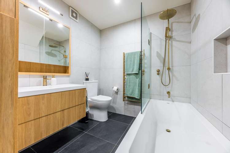 2/192 Queen Street Northcote Point_16