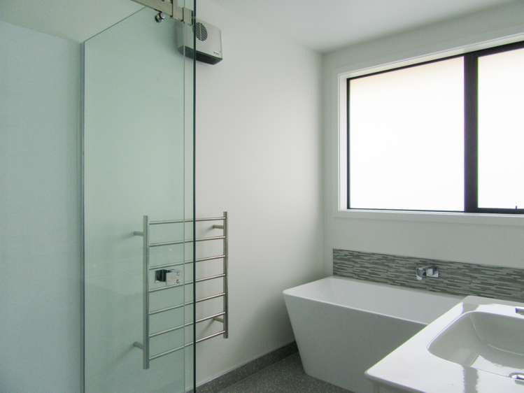 7 Fortis Place Lytton West_11