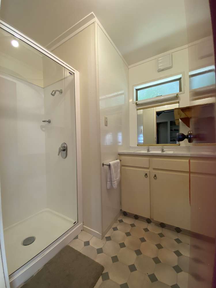 21 Watts Road Fernhill/Sunshine Bay_12