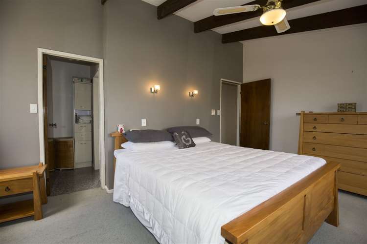 9 Newall Avenue Stoke_22