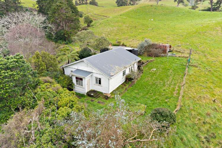 316 Takapu Road_4