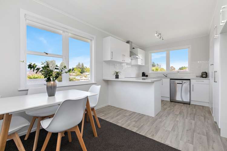 6 Wembury Grove Parkvale_1