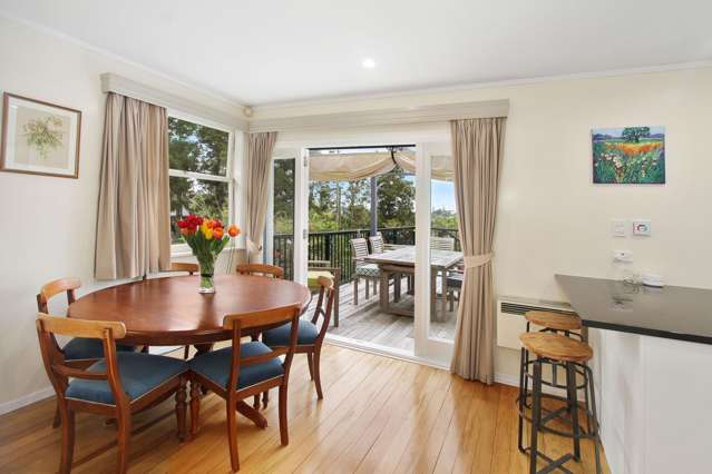 37 Derwent Crescent Titirangi_4