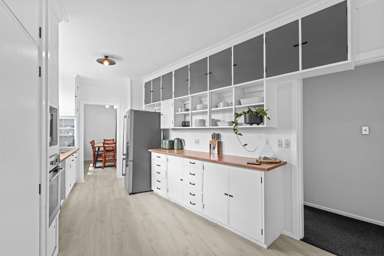 587 Queen Street East_1