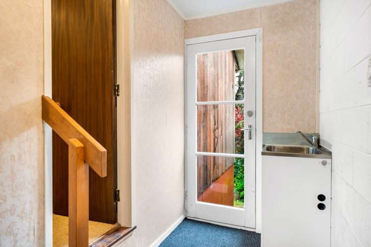 2/8 Odette Road Totara Vale_8