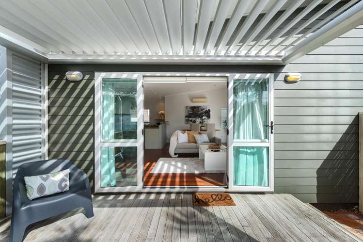 2/2 Salem Place Torbay_5