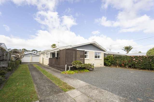 Family-Friendly Home with Excellent Indoor-Outdoor Living