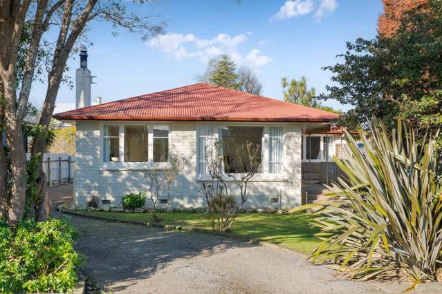 4 Beds, Home & Income (BEO $589,000)