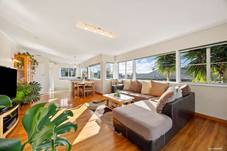 68 Bradbury Road Botany Downs_10