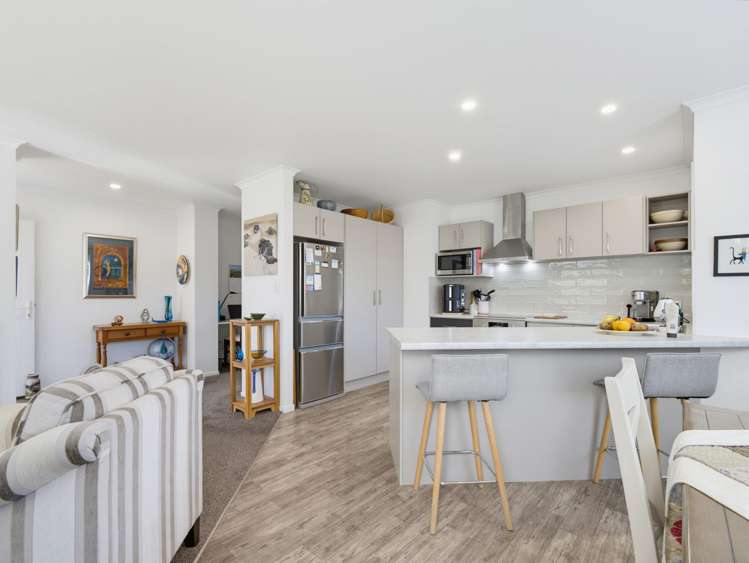 14 Muirfield Crescent Aongatete_7