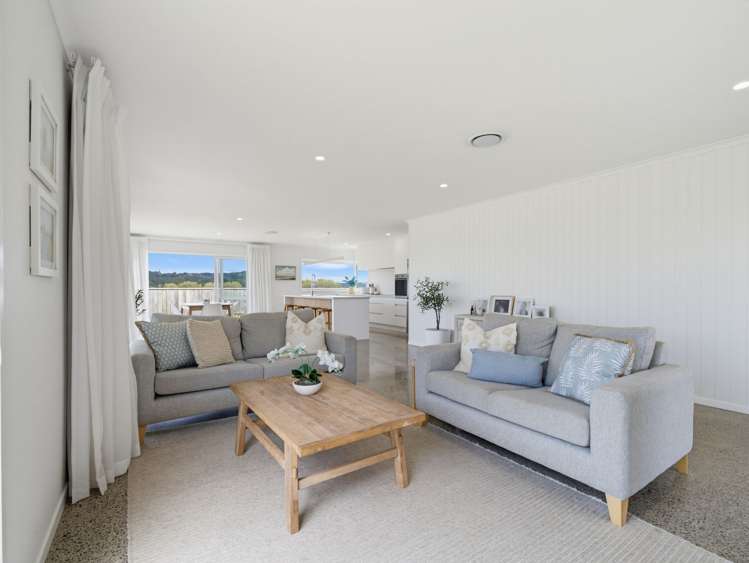 14 Piripai Rise Coastlands_5