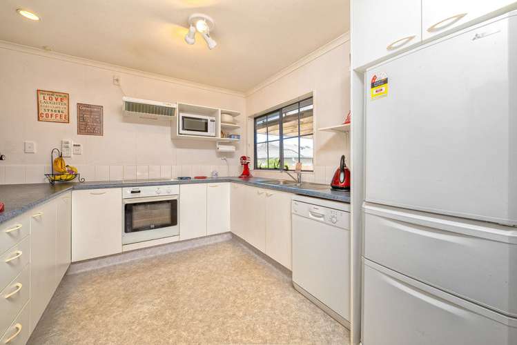 8 Newbegin Place Manurewa_1