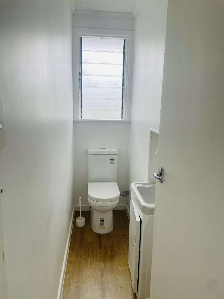 39 Archibald Road Kelston_10