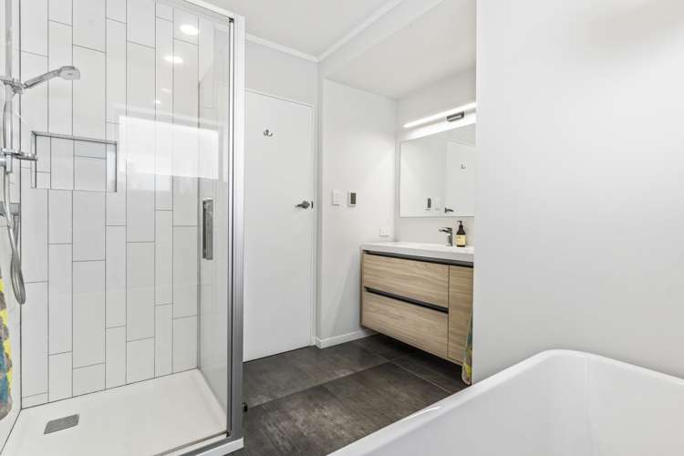 2/65 Arran Road Browns Bay_17