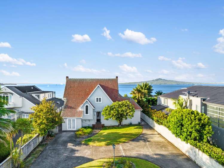 Prime land surrounded by multimillion-dollar houses on the market