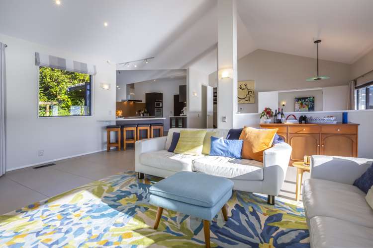 15a Seaview Road Paremata_20