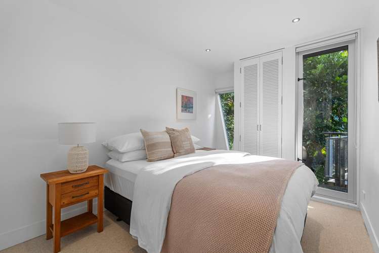 61 Victoria Road South Onetangi_22