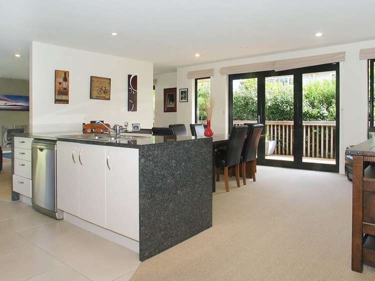 5 Tararua Close Aotea_8