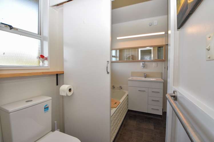 481 High Street South Carterton_13